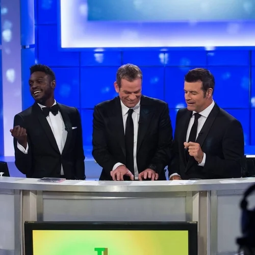 http://www.corneillefans.net/2015/10/corneille-garou-et-roch-voisine-tout-le.html