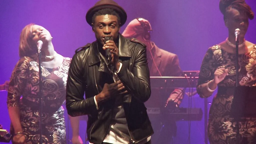 http://www.corneillefans.net/2013/11/corneille-club-soda-montreal-entre-nord.html